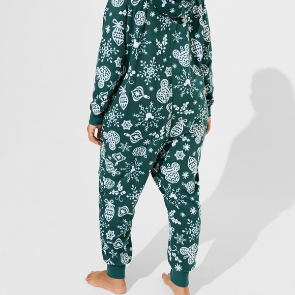 ❤️NWT VINTAGE TORRID PAJAMA DISNEY CHRISTMAS HOLIDAY MICKEY MOUSE ONESIE PLUS - Picture 3 of 12